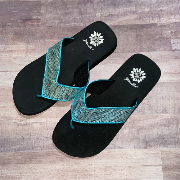 girls yellow box flip flops